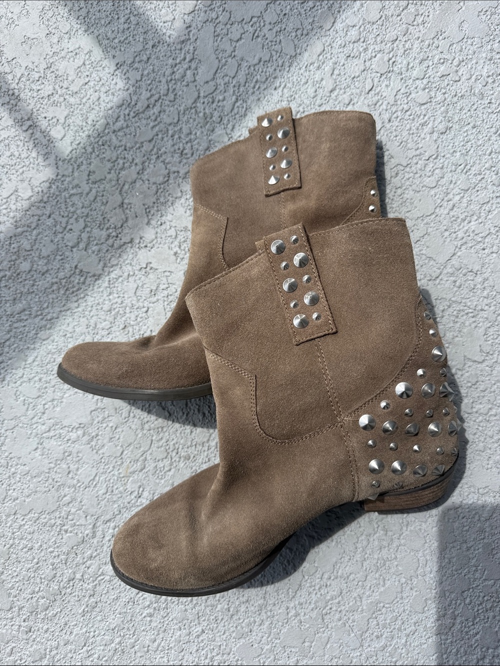 Taupe suede leather upper pull-on ankle cowboy booties with metal studs - Picture 5 of 5